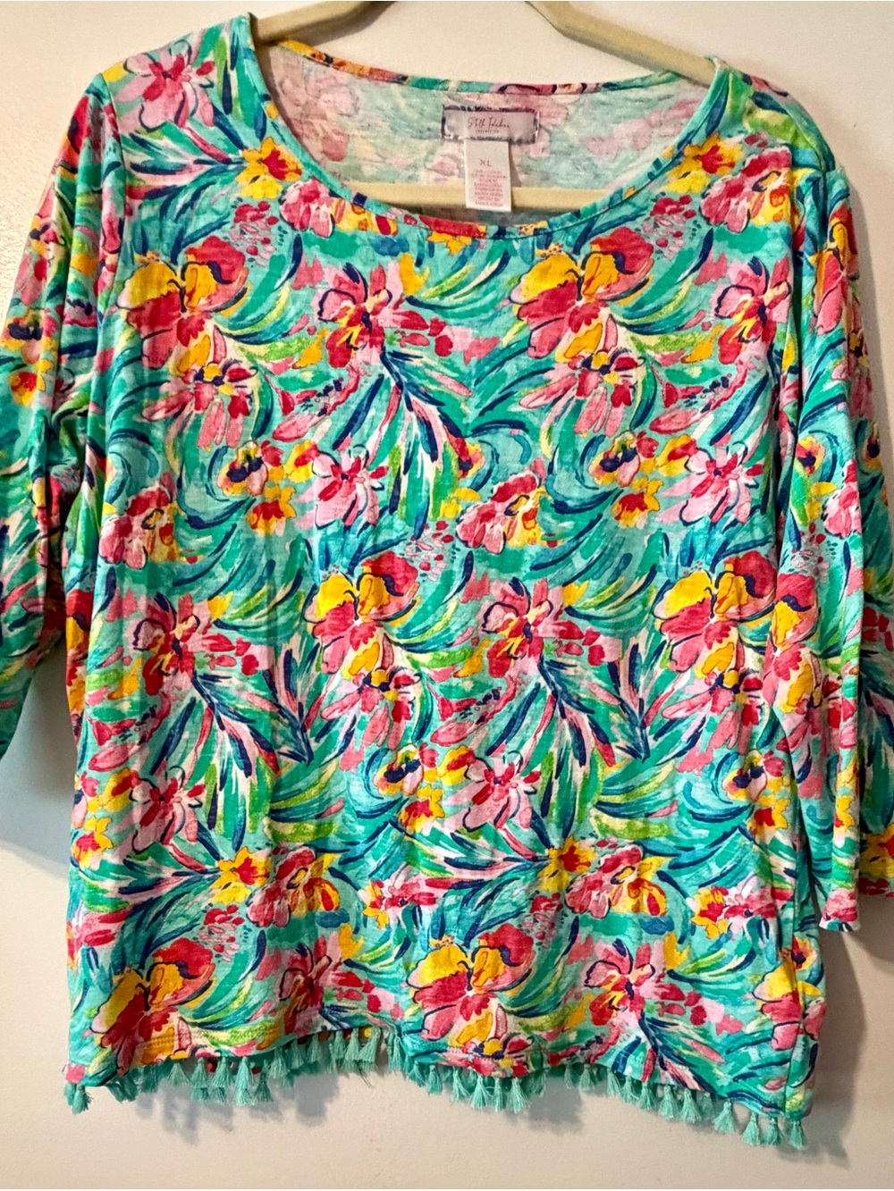 4/$25 Stella Parker Teal Floral Fringe Hem Top